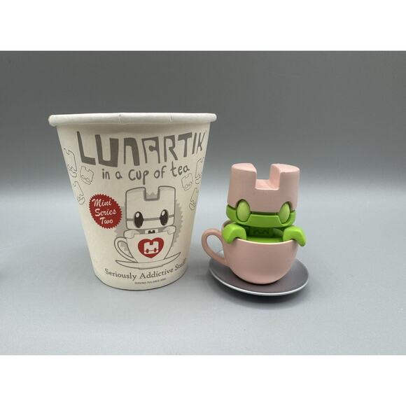 Lunartik High Tea in A Cup of Tea Mini S2 Vinyl Figure by Matt Jones Vintage - Picture 1 of 7
